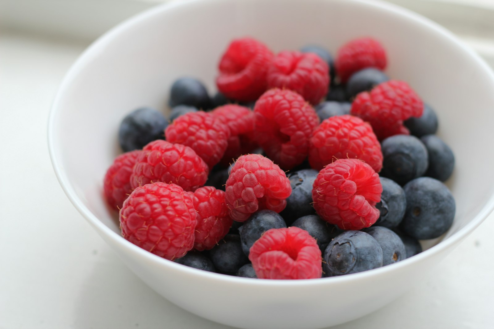 Bowl of fresh berries, a staple of research-backed longevity nutrition